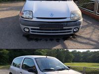 Gebraucht Renault Clio II 75 PS (55 kW) 2000 Silber Kleinwagen