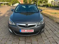 Gebraucht Opel Astra 165 PS (121 kW) 2012 Grau Kombi