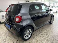 Gebraucht Smart ForFour Basis 71 PS (52 kW) 2019 Schwarz Kleinwagen