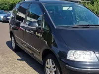Gebraucht VW Sharan Trendline 140 PS (102 kW) 2008 Deep black perleffekt Van / Kleinbus