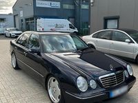 Gebraucht Mercedes E270 170 PS (125 kW) 2001 Violet Limousine
