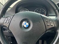 Gebraucht BMW 320 177 PS (130 kW) 2008 Schwarz Limousine