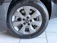 Neu Opel Combo Life Edition 131 PS (96 kW) 2026 Lackierung schwarz perla nera/ Van / Kleinbus