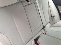 Gebraucht BMW 320 Advantage 184 PS (135 kW) 2015 Mineralweiß Kombi