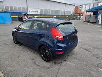 Gebraucht Ford Fiesta 60 PS (44 kW) 2012 Blau Kleinwagen
