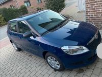 Gebraucht Skoda Fabia 60 PS (44 kW) 2013 Blau Kleinwagen