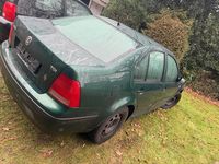 Second-hand VW Bora 90 CP (66 kW) 2002 Verde Berlinǎ