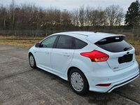 Gebraucht Ford Focus ST-Line 140 PS (102 kW) 2018 Weiß Limousine