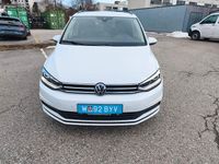 Gebraucht VW Touran 122 PS (89 kW) 2021 Weiß Van / Kleinbus