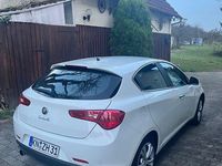 Gebraucht Alfa Romeo Giulietta 105 PS (77 kW) 2012 Weiß Kleinwagen