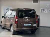 Gebraucht Peugeot TePee Active 92 PS (67 kW) 2013 Braun Van / Kleinbus