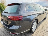 Gebraucht VW Passat Elegance 150 PS (110 kW) 2020 Grau Kombi