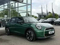 Gebraucht Mini Cooper Favoured 114 kW (156 PS) 2025 Britisch racing green iv (metallic) Kleinwagen