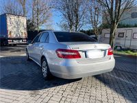 Gebraucht Mercedes E220 170 PS (125 kW) 2009 Silber Limousine