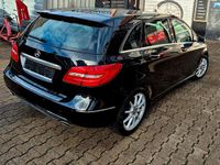 Gebraucht Mercedes B250 211 PS (155 kW) 2013 Schwarz Van / Kleinbus