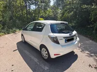 Gebraucht Toyota Yaris 101 PS (74 kW) 2013 Weiß Kleinwagen