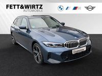 Gebraucht BMW 330e M Sport 292 PS (214 kW) 2024 Arctic race blue metallic Kombi
