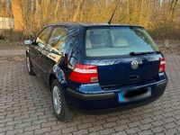 Gebraucht VW Golf IV 75 PS (55 kW) 2002 Blau Kleinwagen
