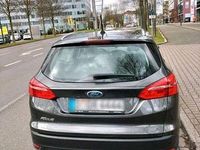 Gebraucht Ford Focus Titanium 120 PS (88 kW) 2018 Grau Kombi