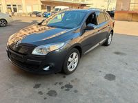 Gebraucht Renault Mégane III Dynamique 131 PS (96 kW) 2011 Grau Limousine