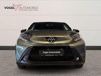 Gebraucht Toyota Aygo Pulse 72 PS (52 kW) 2024 Cardamon green / nig Kleinwagen