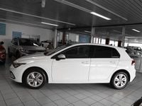 Second-hand VW Golf VIII R 131 CP (96 kW) 2023 Alb Hatchback