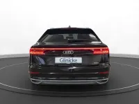 Używany Audi Q8 Ambiente 286 KM (210 kW) 2022 Czarny SUV