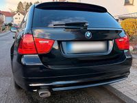 Gebraucht BMW 320 184 PS (135 kW) 2011 Schwarz Kombi