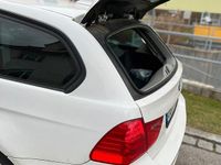 Gebraucht BMW 320 177 PS (130 kW) 2009 Weiß Kombi