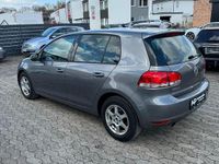 Gebraucht VW Golf VI Team 105 PS (77 kW) 2011 Grau Kleinwagen