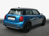 Gebraucht Mini Cooper Classic 136 PS (100 kW) 2022 Blau Kleinwagen