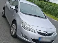 Gebraucht Opel Astra 109 PS (80 kW) 2012 Silber Kombi
