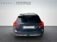 Używany Volvo V60 Plus 455 KM (334 kW) 2022 Niebieski Kombi