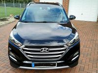 Gebraucht Hyundai Tucson Intro Edition 136 PS (100 kW) 2015 Schwarz SUV