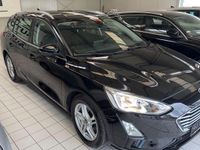 Gebraucht Ford Focus Cool & Connect 125 PS (91 kW) 2020 Schwarz Kombi
