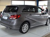 Gebraucht Mercedes B220 177 PS (130 kW) 2016 Grau Van / Kleinbus