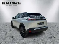 Gebraucht Peugeot e-2008 GT 100 kW (136 PS) 2022 Perlmutt weiß SUV