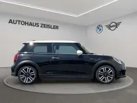 Gebraucht Mini Cooper Hatch 100 kW (136 PS) 2023 Midnight black Kleinwagen