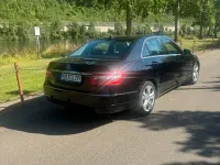 Gebraucht Mercedes E220 Avantgarde 170 PS (125 kW) 2011 Schwarz Limousine