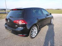Gebraucht VW Golf VII Highline 122 PS (89 kW) 2014 Deep black perleffekt Kleinwagen