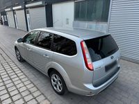 Gebraucht Ford Focus 109 PS (80 kW) 2011 Silber Kombi