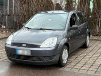 Gebraucht Ford Fiesta 69 PS (50 kW) 2004 Grau Kleinwagen