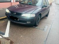 Gebraucht Opel Vectra 101 PS (74 kW) 1998 Violet Limousine