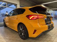 Gebraucht Ford Focus ST 190 PS (139 kW) 2021 Tropicalorange metallic (metallic) Limousine