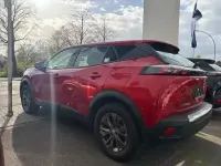 Gebraucht Peugeot e-2008 Active 100 kW (136 PS) 2021 Rot SUV