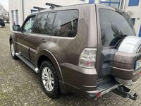 Gebraucht Mitsubishi Pajero Intense 200 PS (147 kW) 2012 Braun SUV