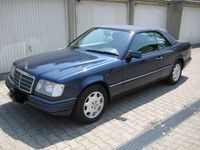 Gebraucht Mercedes E220 150 PS (110 kW) 1997 Blau Cabrio