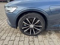 Gebraucht Volvo V60 Inscription 341 PS (250 kW) 2021 Blau Kombi