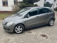 Gebraucht Mercedes B150 95 PS (69 kW) 2008 Braun Van / Kleinbus