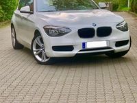 Gebraucht BMW 114 Advantage 102 PS (75 kW) 2012 Weiß Kleinwagen